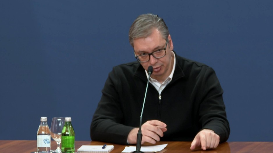 VEĆINSKA SRBIJA NE ŽELI OBOJENU REVOLUCIJU Vučić: Nadam se da su to drugi takođe shvatili