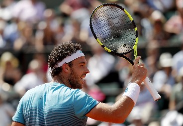 DA LI GA SE SEĆATE? Pobedio Đokovića na Rolan Garosu, a sada je izgubio od 896. igrača sveta