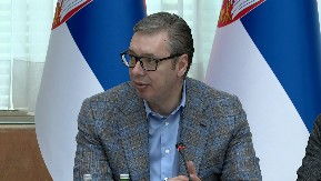 NASTAVITE DA POBEĐUJETE I PONOSNO NOSITE SRPSKU TROBOJKU Predsednik Vučić čestitao srpskim bokserkama na velikom uspehu u Nišu