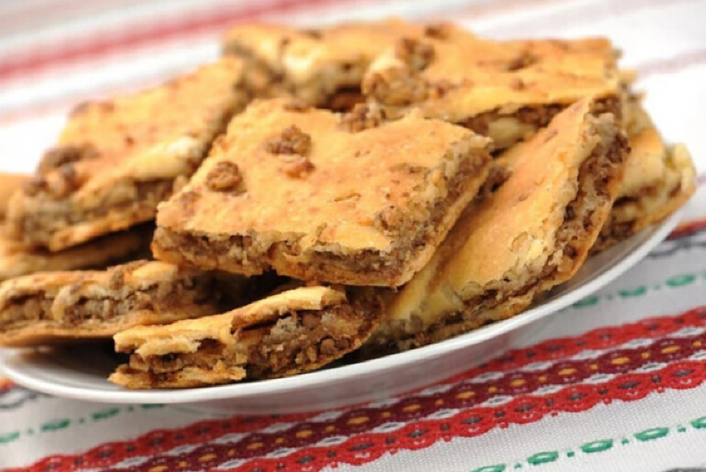 POSNA GRBAVA PITA Budi nostalgiju na bakinu kuhinju, prste da poližete