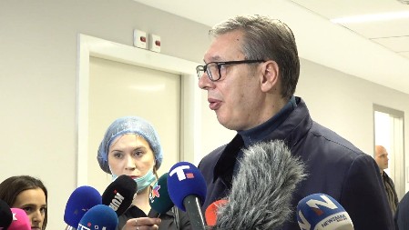 "TO MORA DA SE PREKINE" Vučić o nasilju u Obrenovcu: Pet lica je uhapšeno, ja mislim da je moglo 20
