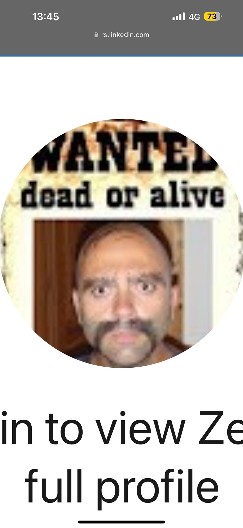 KLASIČAN MANIJAK IZ SAVOVOG POKRETA Na profilnoj fotografiji na Linkedinu ima poternicu na kojoj piše "Traži se živ ili mrtav!"