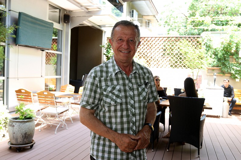 ŽIKA ŠARENICA PROMENIO PROFESIJU Poznati voditelj napravio drastičan potez nakon penzionisanja!