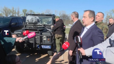 POLICIJA POKAZALA ZVUČNI UREĐAJ Dačić: Imamo samo akustične uređaje, nikakve vortekse (VIDEO)