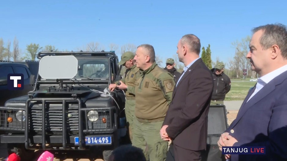 MEGAFON KRETENI Propala lažna afera "zvučni top", šta će sada ovi hejteri kada je javno prikazano "superoružje" koje uopšte nije oružje?