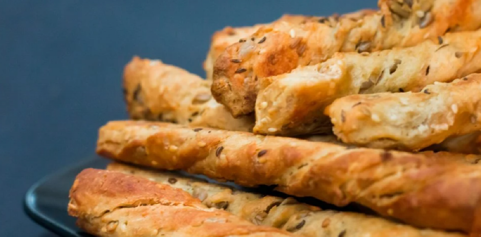 SLASNI ŠTAPIĆI SA MASLINAMA Brzi i hrskavi, najbolje odmah stavite duplu meru