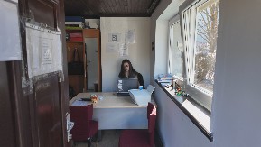 CELO SELO OBOŽAVA HEROINU MARIJANU! U Rogačici kod Bajine Bašte otvorila prvu kancelariju za pomoć meštanima!