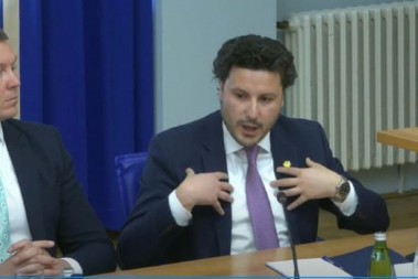 "DRITANE, BEDNA LAŽOVČINO I SITNI PREVARANTU, PONUDI BAR JEDAN DOKAZ..." Glišić očitao oštru lekciju bivšem premijeru Crne Gore