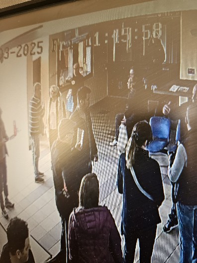 OVO JE NASILNIK KOJI JE UDARIO ŽENU U OPŠTINI VOŽDOVAC: Udario je pesnicom majku dvoje dece (VIDEO/FOTO)