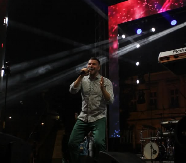 UMRLA BIVŠA DEVOJKA NAŠEG PEVAČA Do smrti došlo na njegovom nastupu, ovo su jezivi detalji