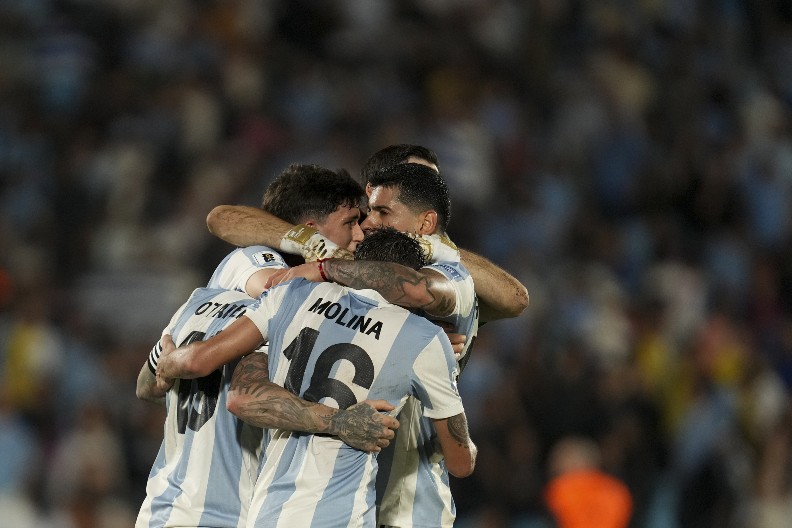 SVETSKI PRVAK MOŽE I BEZ MESIJA Argentina srušila Urugvaj i nalazi se na korak od plasmana na Mundijal