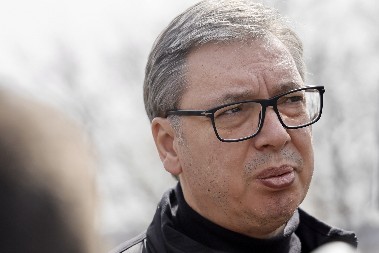 VUČIĆ OBIŠAO MEDVEĐU Obećao pomoć za meštane (FOTO)