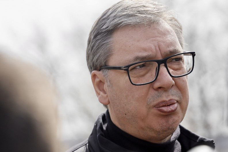 VUČIĆ OBIŠAO MEDVEĐU Obećao pomoć za meštane (FOTO)