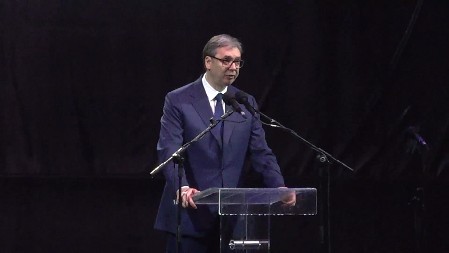 "NISU NAS POBEDILI" Vučić: Nismo pognuli glavu i nismo pali
