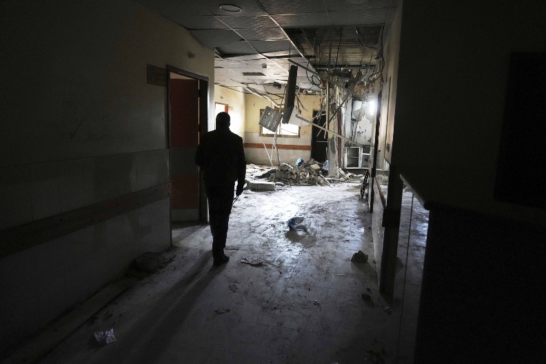 POGOĐEN I ŠATOR U KOJEM SU BILI RODITELJI SA TROJE DECE U Gazi tokom noći ubijeno najmanje 23 Palestinaca