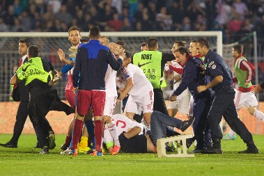SRAMNA PORUKA ALBANSKOG FUDBALERA Tukao se u Beogradu, a sada traži da NATO bombarduje Srbiju?!