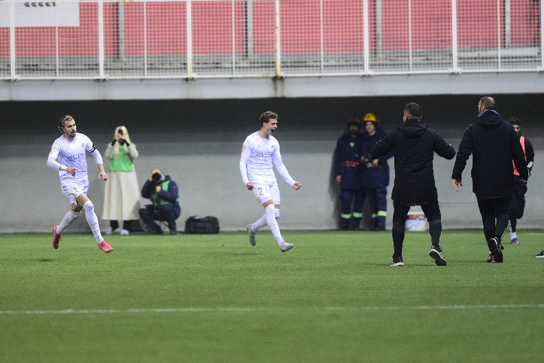 BOMBA ODJEKNULA SUPERLIGOM Zvezda u velikoj ofanzivi na bisera Čukaričkog