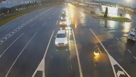 PET SATI ČEKANJA NA GRANICI! Oprez na putevima!