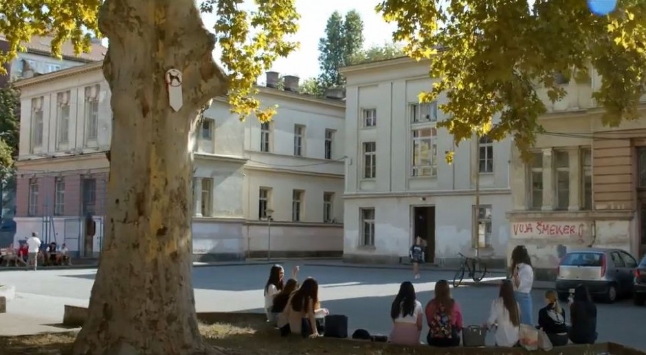 NEVEROVATNO! Treća gimnazija u blokadi, a organizuje maturski bal (FOTO)