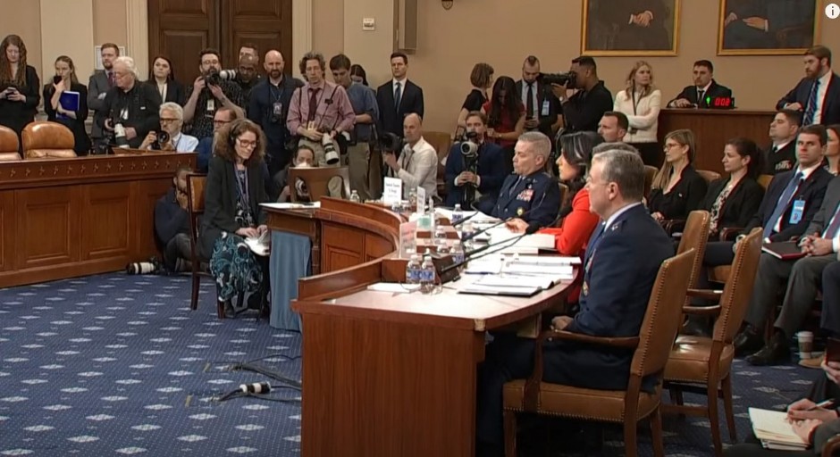 AFERA SIGNAL MOŽE DA IM DOĐE GLAVE: Počelo saslušanje u Kongresu zbog skandala sa ratnim planovima (VIDEO)