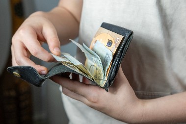 OVA 3 HOROSKOPSKA ZNAKA OČEKUJE FINANSIJSKI DOBITAK U DRUGOJ POLOVINI APRILA Biće para kao salate, nećete znati šta ćete sa njima, pametno ulažite