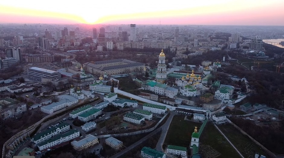 Ukrajinska policija upala u Kijevsko-pečersku lavru!