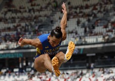 UKRAJINKA POKAZALA ZMIJSKO TELO Atletičarka Marina pozirala na plaži (FOTO)