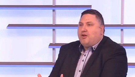 NASTAVNIK IZ PARAĆINA "Đaci plaćaju najveću cenu blokada, ne smeju se deca koristiti kao taoci! U Paraćinu sve škole ponovo rade!"