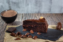 ČOKOLADNI KOLAČ OD SAMO 2 SASTOJKA Jednostavni desert skupog ukusa, kremast i sočan