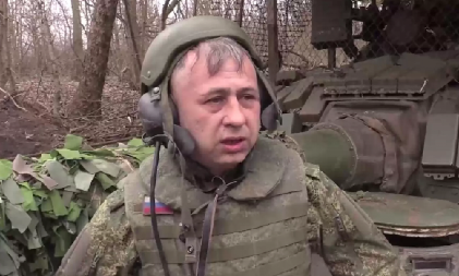 RUS I UKRAJINAC NAŠLI SE U NEOČEKIVANOJ BORBI PRSA U PRSA Jedan dohvatio mitraljez i nanišanio, drugi je zgrabio CIGLU...