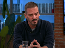 UROŠ PIPER UNIŠTIO UREDNIKA NOVE S: "Do skoro je  u naklonu dočekivao Vučića, stajling mu bio Crna Gora "wanna be"