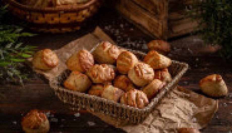 DOMAĆE POGAČICE SA ČVARCIMA Još ukusnije od onih kupovnih, samo dodajte šolju jogurta