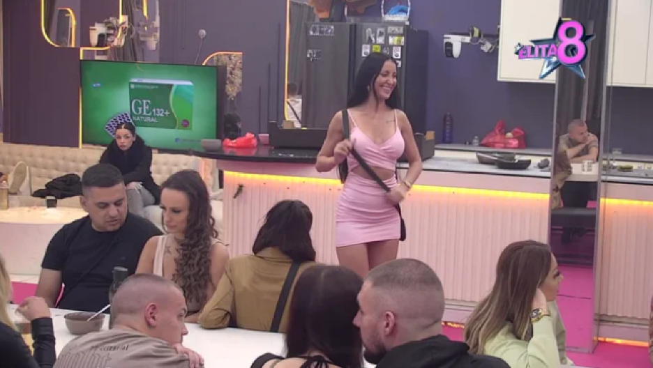 "LAŽIRALA INTIMNI ODNOS DA BI BILA PO NOVINAMA" Skandalozna rijaliti učesnica šokirala sve, ukućani gledaju i ne veruju (VIDEO)