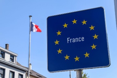 MAKRON ZABRINUT Carine „brutalne i neosnovane“