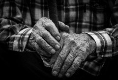 TVRDI DA IMA 140 GODINA „Mnogo toga ne pamtim, ali sećam se kralja“