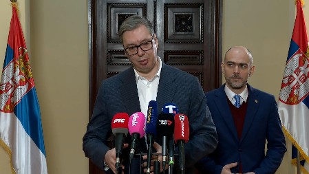 "SLUŠAJU KURTIJEVOG POTRČKA" Vučić o blokaderima: Sve će javnosti biti jasno za tri dana