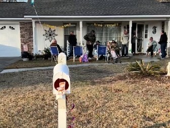 POSLEDNJI RADNI DAN JOJ JE ZAUVEK PROMENIO ŽIVOT Nije ni slutila šta su joj pripremile komšije, zanemela od šoka! (VIDEO)