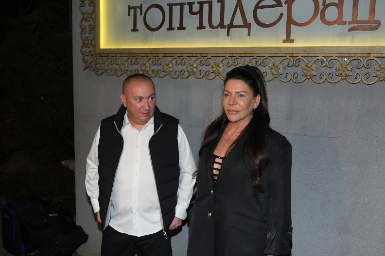 PROCURILA ŠOK FOTKA SLAĐE TRAJKOVIĆ IZ PROŠLOSTI! Evo kako je izgledala pre operacija i šta je sve uradila na sebi (FOTO)