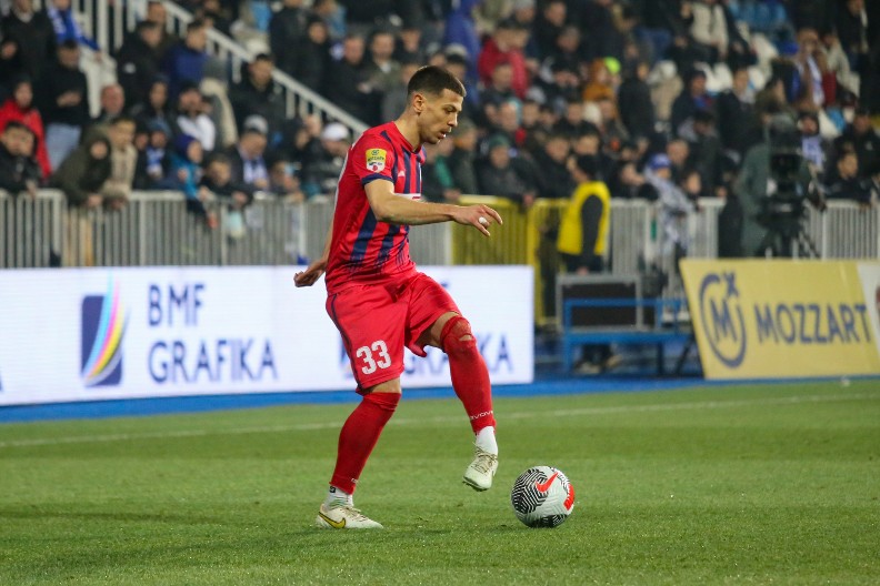 PLEJ-AUT MEČ OTIŠAO NA STRANU DOMAĆINA Tekstilac, posle mnogo buke, nadigrao Spartak