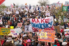 TRUMP I MASK NA UDARU Više od 1.400 protesta širom Amerike (FOTO/VIDEO)