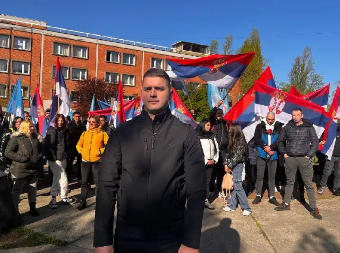 “ŽELIMO DA PODRŽIMO VELIKI NARODNI SKUP I NAŠE KOLEGE KOJI ŽELE DA SE VRATE NA FAKULTETE” Novosadski studenti krenuli peške za Beograd