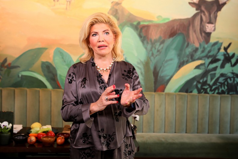 PEVAČICA NAMERNO OBJAVILA EKSPLICITNU FOTKU SUZANE MANČIĆ Gole grudi u prvom planu, kipti od besa zbog njenog poteza (FOTO 18+)