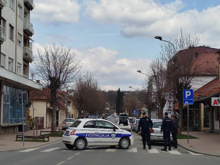 Preminuo čovek koji je pucao sebi u glavu u Kosjeriću