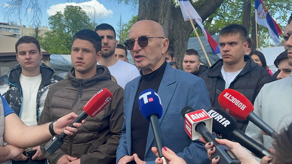 ORI SE KOSOVO JE SRBIJA! Komandant sa Košara došao da podrži studente koji žele da uče (FOTO/VIDEO)