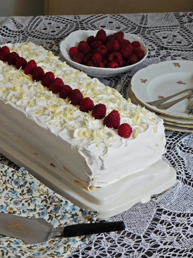 SUZANINA PRINCES VANILA TORTA SAVRŠENA ZA USKRS Očaravajuća poslastica bogatog ukusa za pravo uživanje