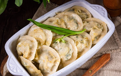 POSNE VARENIKE SA SREMUŠEM Prolećni ručak po receptu iz starog bakinog rokovnika