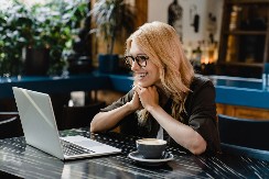 Kasnite u plaćanju poreza? Frilenseri u Srbiji do kraja meseca moraju da izvrše svoje obaveze