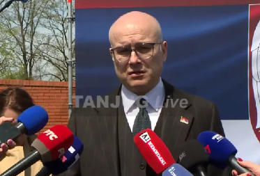 MOĆNA PORUKA MILOŠA VUČEVIĆA Srbija neće stati, to je naša obaveza prema precima