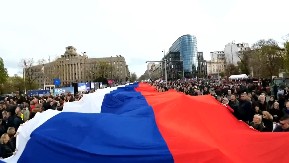 "MNOGO RUKU JU JE DRŽALO..." Profesor Patričković: Srpska zastava ima duboku simboliku