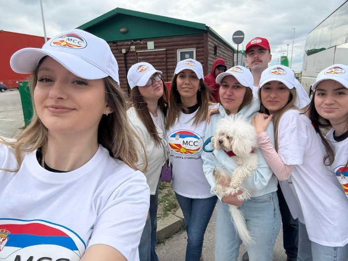 PODRŠKA SRBIJI IZ SEVERNE MAKEDONIJE Krenulo 11 autobusa ka Beogradu na Svenarodni sabor (FOTO)